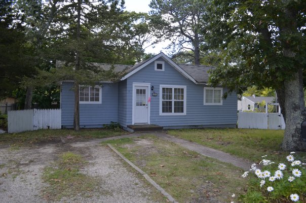 A Longneck Boulevard home that has received notices of code violations from the Town of Southampton. ALEXA GORMAN