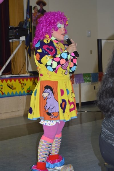 Bubbles the Clown at the Tuckahoe School's Cinco de Mayo celebration Friday night. ALYSSA MELILLO