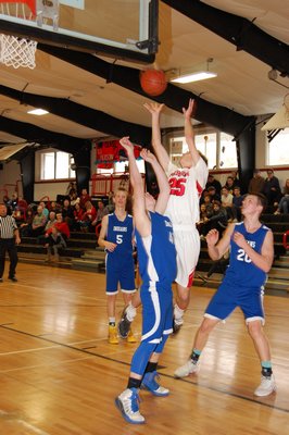 Pierson's Sam Warne throws up a shot. ALEX FERRAIUOLO