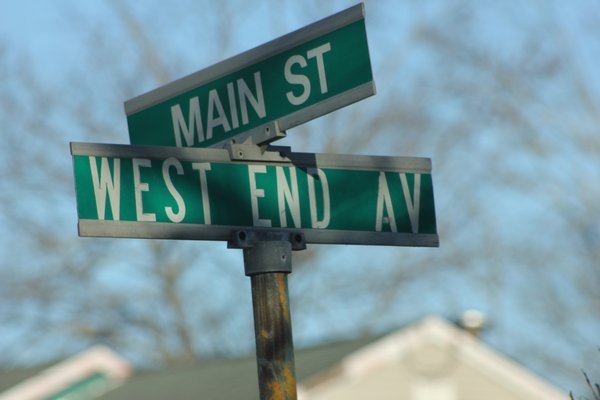 The intersection of Montauk Highway and West End Avenue. VALERIE GORDON