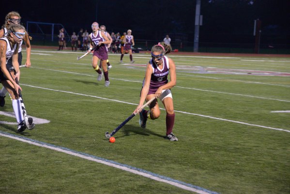 East Hampton's Rianna Helier moves with the ball. MICHELLE MALONE