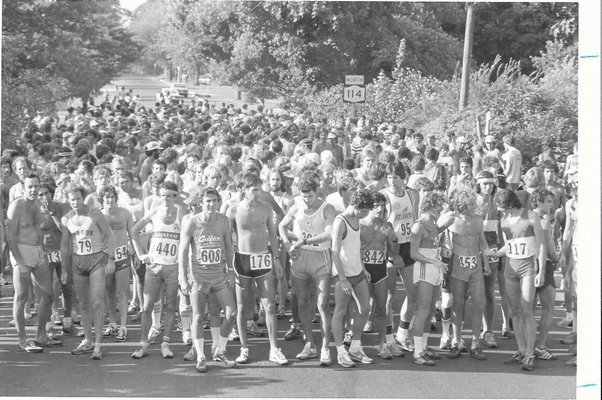 Just prior to the start of the inaugurak Shelter Island 10K in 1980. The prestigous race is entering its 40th year this weekend.