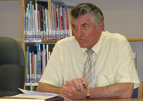 School Board Vice Chairman Bob Grisnik
