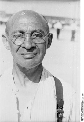 Last photo of Fritz Grünbaum at Dachau Concentration Camp, June 28, 1938. COURTESY RAYMOND DOWD
