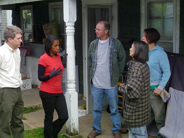 Dolores talks with her family and experts during the sorting process. COURTESY A&E TELEVISION/SCREAMING FLEA PRODUCTIONS
