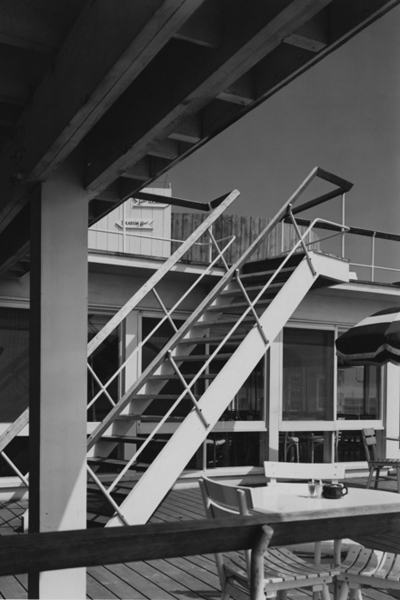 Dune Deck Hotel. COURTESY SPECIAL COLLECTIONS RESEARCH CENTER, SYRACUSE UNIVERSITY LIBRARY: WILLIAM LESCAZE PAPERS