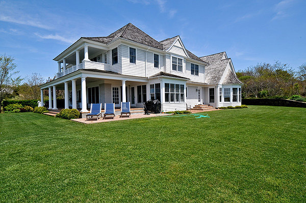 This 6,500-square-foot, hilltop Montauk rental is listed for $150,000, Memorial Day to Labor Day. COURTESY THE CORCORAN GROUP