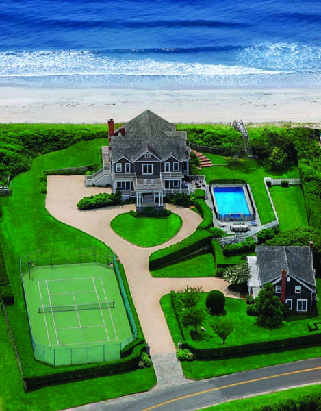 An oceanfront home at 466 Gin Lane in Southampton. COURTESY PRUDENTIAL DOUGLAS ELLIMAN