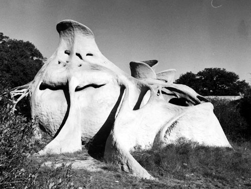 Undulating walls of "Earth House" by Tao Design, built by spraying foam over PVC tubing, outside of Austin, Texas, 1970.