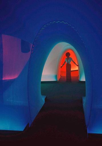 Spectral Passage, a stretched fabric installation by Aleksandra Kasuba, San Francisco, 1974.