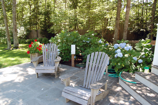 Sagaponack garden.   Dawn Watson