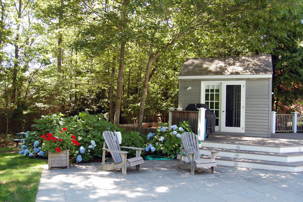 Sagaponack garden.   Dawn Watson