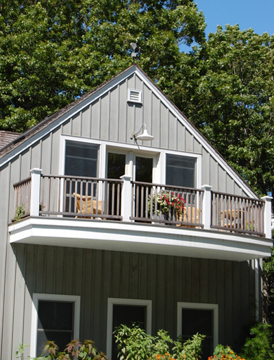 Sagaponack garden.   Dawn Watson