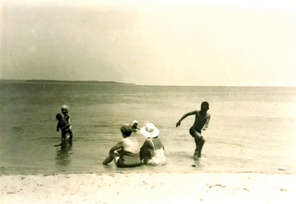 Family on the beach in Sag Harbor circa 1959. COURTESY DONNAMARIE BARNES ARCHIVE