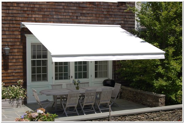Edleman style retractable awnings from C.E. King. COURTESY C.E. KING