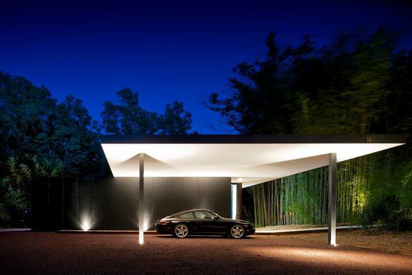 The Art Port is a free standing pavilion created for an art dealer as an addition to an existing house. MATTHEW CARBONE