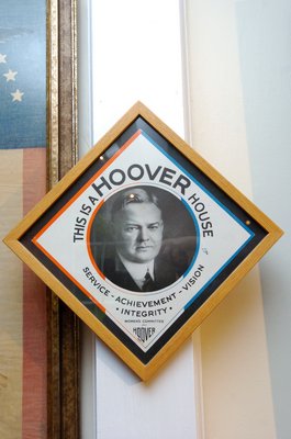 A Women's Committe for Hoover poster.