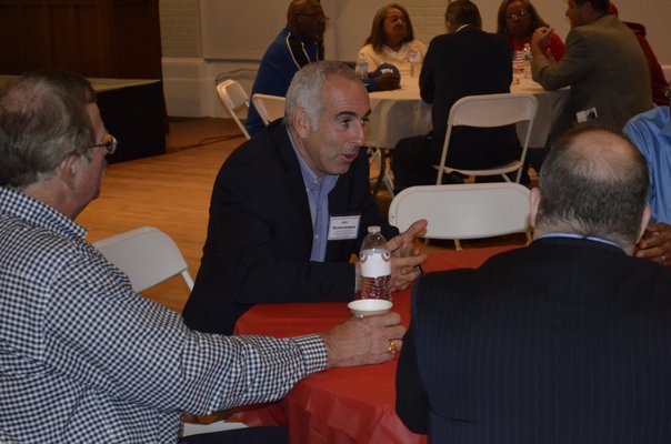 Supervisor Independence Candidate Jay Schneiderman at a candidate "speed dating" event last week. BY ERIN MCKINLEY