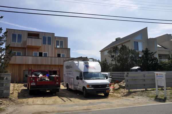 New construction at 519 Dune Road in Westhampton Beach. MICHELLE TRAURING