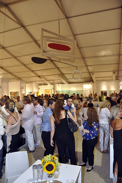 VIP Lounge at Art Southampton. MICHELLE TRAURING