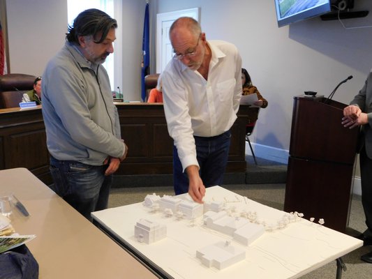 Andre Kikoski, project architect, and David Berridge, ARB board member, discussed changes to the townhouse project.   ELIZABETH VESPE