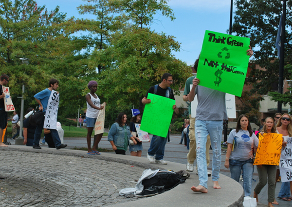 Former Stony Brook Southampton students protesting in front of the Stony Brook University Administration Building on Wednesday, September 22.