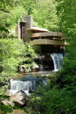 Falling Water by Frank Lloyd Wright. DADEROT/WIKIMEDIA COMMONS