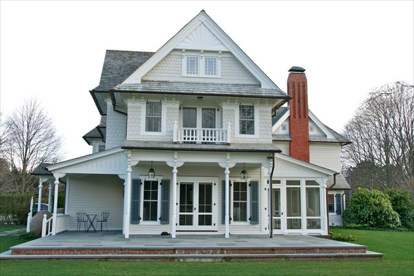 The Hermitage on Quogue Street.  LYNN CROWE