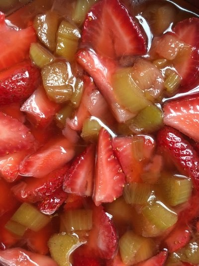 Juicy Rhubarb Sauce with Strawberries JANEEN SARLIN