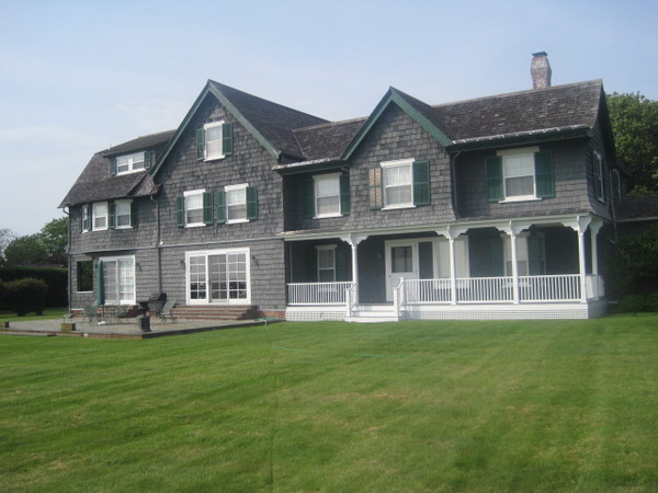 Remsen House in Remsenburg.