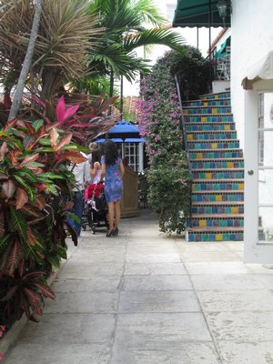 Palm Beach courtyard. MARSHALL WATSON