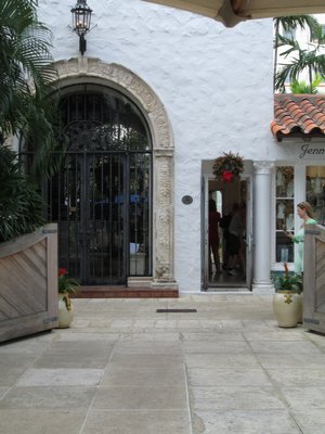 Palm Beach courtyard. MARSHALL WATSON