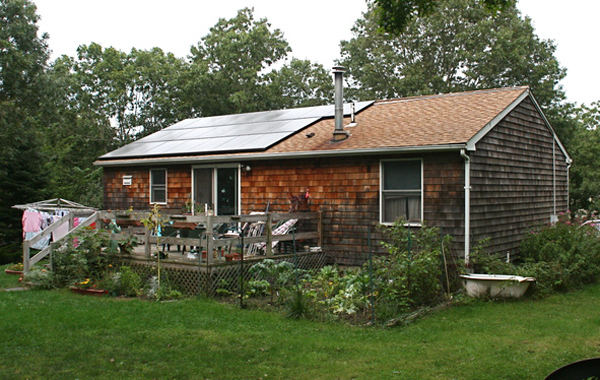 The Guglielmo home, in East Hampton, has a 10 kilowatt photovoltaic system intalled on their roof. Their electricity bill is $5.60 a month.