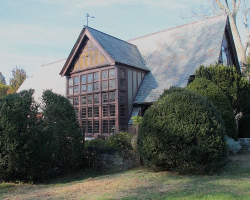 The Woodhouse Playhouse is a member of an architectural family of East Hampton buildings that also includes the library and Guild Hall. KYRIL BROMLEY