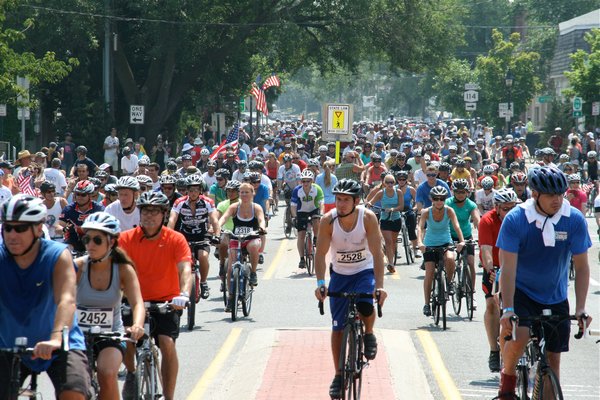 July 24: Soldiers, veterans and supporters take part in the ninth annual Soldier Ride, taking to bikes for a 30-mile roundtrip from Amagansett to Sag Harbor and back. The event raised money for the Wounded Warrior Project.