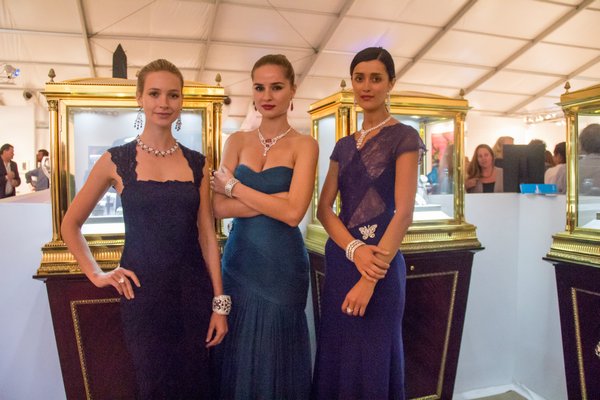 Anna Bond, Tatiana Liznina and Hilena Santos modeling Graff Diamonds. MAGGY KILROY