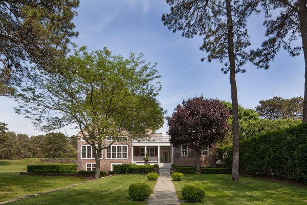 400 Hands Creek Road, East Hampton COURTESY TOWN AND COUNTRY