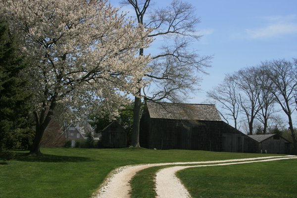 Ralph Lauren and EH Historical Society to Restore Hedges Barn