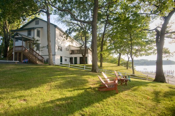 PMP’s Shelter Island, N.Y. campus faces the northern beaches of this island getaway. Chamber Music Director, Merry Peckman, calls this second home “Fantasy Island.” COURTESY PERLMAN MUSIC PROGRAM