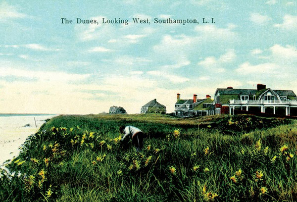 Postcard view of "Sandymount," from the east, with "Seaward" and "Sandrift" visible in the background. COURTESY OF THE ERIC WOODWARD COLLECTION