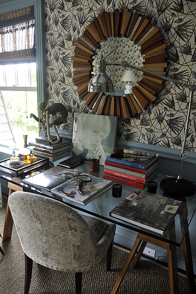 Katie Leede & Company covered the sheetrock with a spidery swirl of brush-like blooms that drew the room together like a black widow’s web. MICHELLE TRAURING