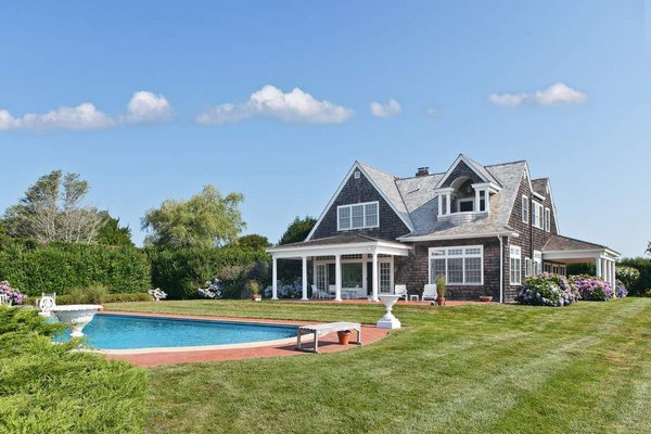 The updated 1896 Grey Gardens carriage house at 132 Apaquogue Road in East Hampton Village was sold for $8.5 million. COURTESY SOTHEBYS