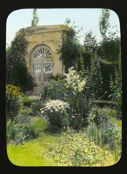"Millefiori" the Albert Barnes Boardman house in Southampton, taken during the summer of 1914.  Frances Benjamin Johnston Collection, Prints & Photographs Division, Library of Congress