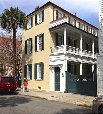 A Charleston single house. ANNE SURCHIN