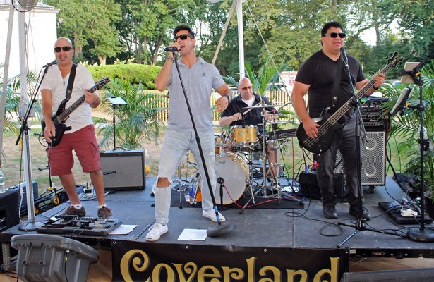 Coverland performs