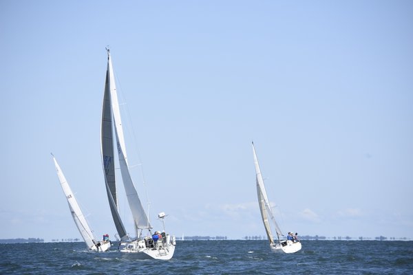 Boats head out for the 50th annual 'Round Gardiners Island Race.