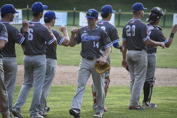 The Breakers in victory formation after defeating the Bucks, 7-4, on July 24 to advance to the HCBL semifinals.