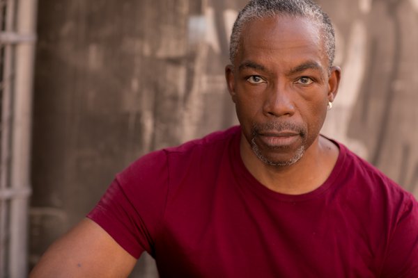 Actor Leland Gantt plays Othello.