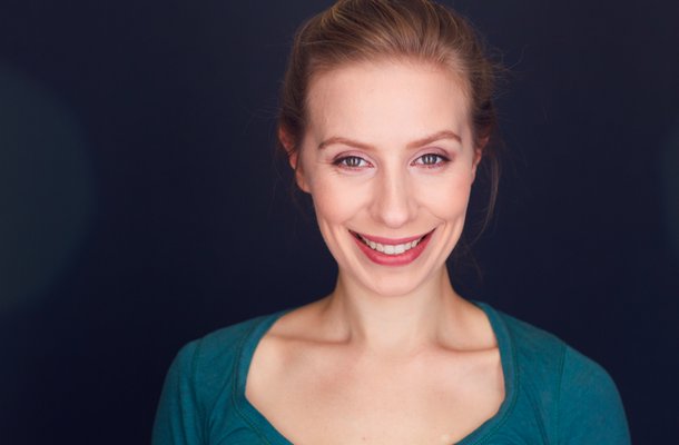 Actress Rivka Borek plays Desdamona.