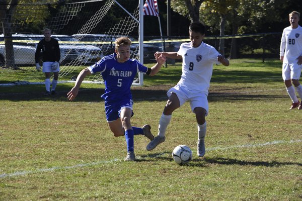 Christian Gomez is a key returner for the Bonackers this fall.